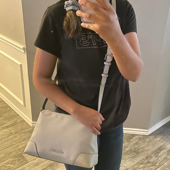 New Mk crossbody 🦋 - Picture 7 of 9